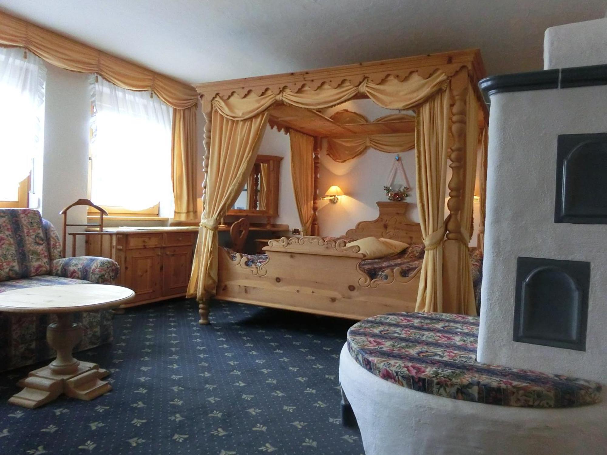 Aparthotel Garni Criss Kolfuschg Exterior foto