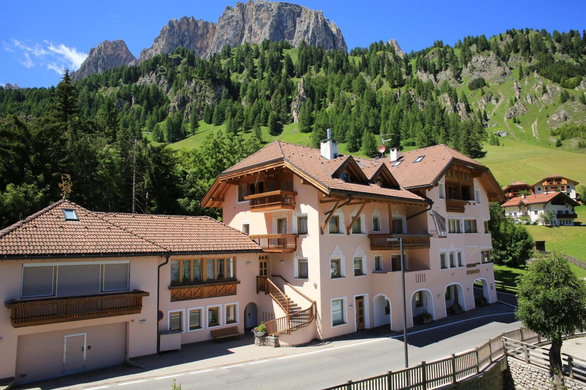 Aparthotel Garni Criss Kolfuschg Exterior foto