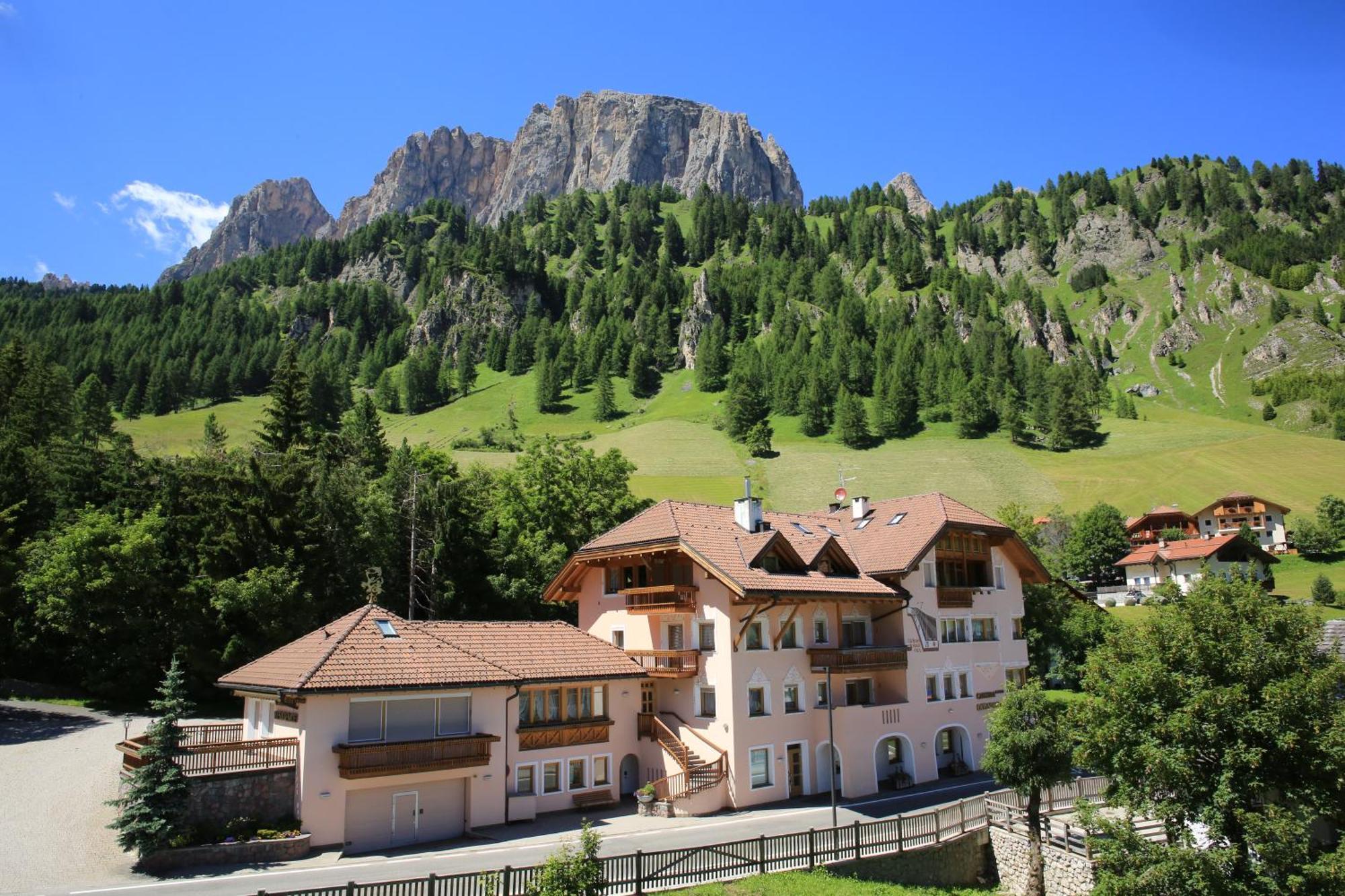 Aparthotel Garni Criss Kolfuschg Exterior foto