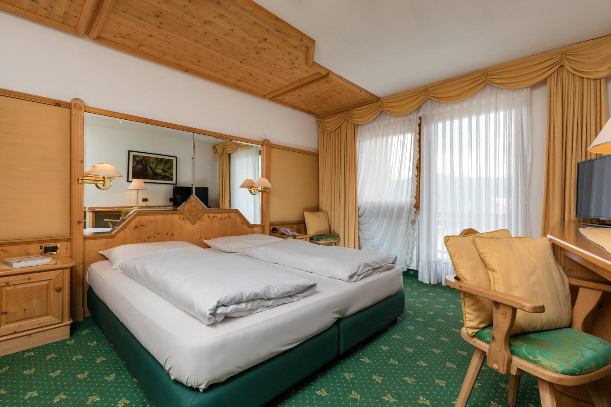 Aparthotel Garni Criss Kolfuschg Exterior foto