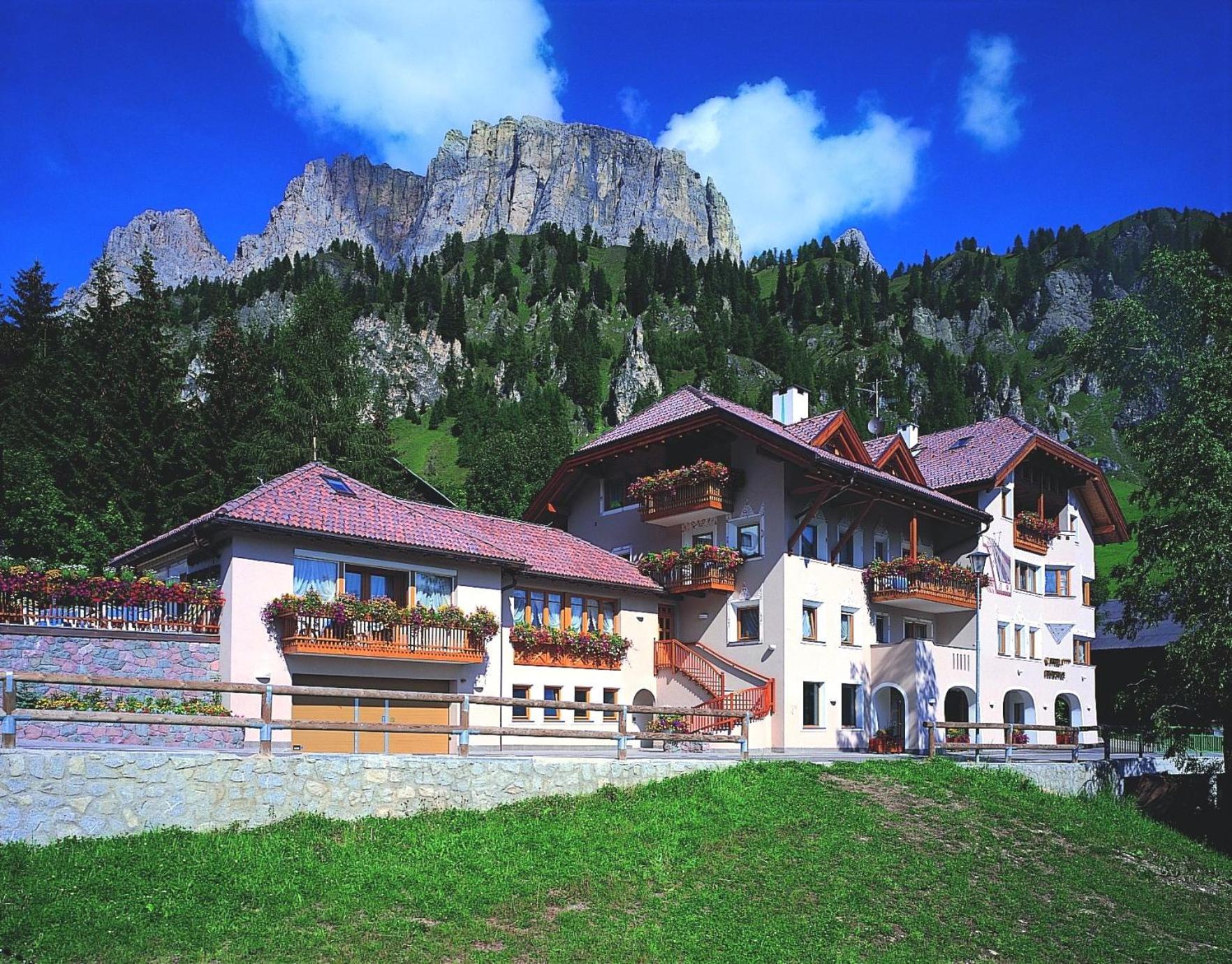 Aparthotel Garni Criss Kolfuschg Exterior foto